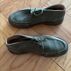 Drake’s Men’s “Crosby” Loren Suede
